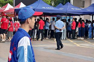 记者：尽管近9场比赛未尝一胜，但杰拉德仍然帅位无虞